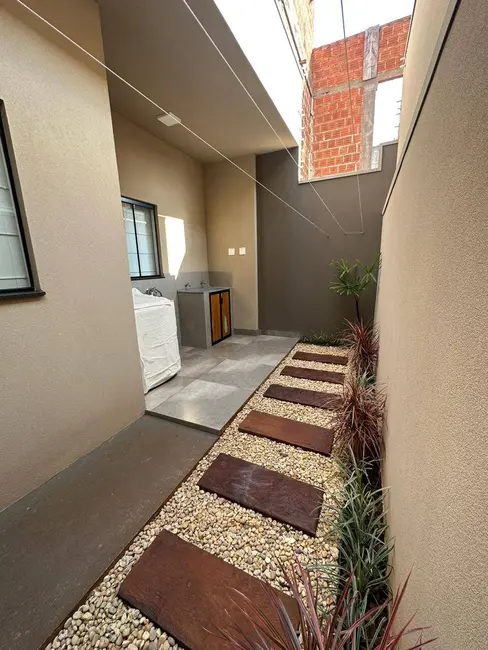 Foto 6 de Casa à venda em Jardim Cristhais, Dourados - MS