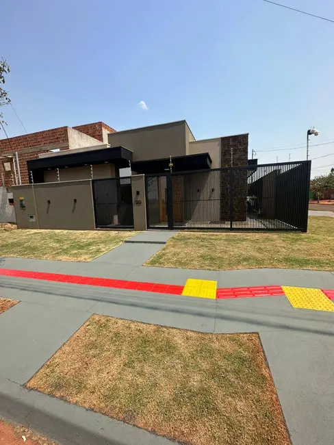 Foto 2 de Casa à venda em Jardim Cristhais, Dourados - MS