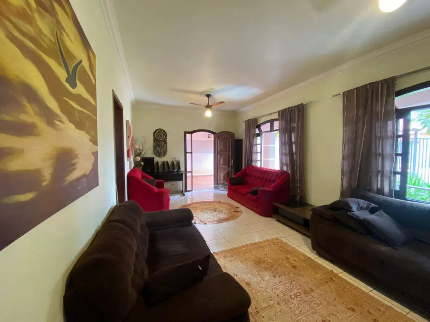 Foto 4 de Casa com 3 quartos à venda, 210m2 em Dourados - MS