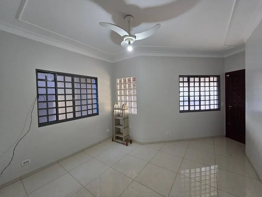 Foto 11 de Casa à venda em Jardim Paulista, Dourados - MS