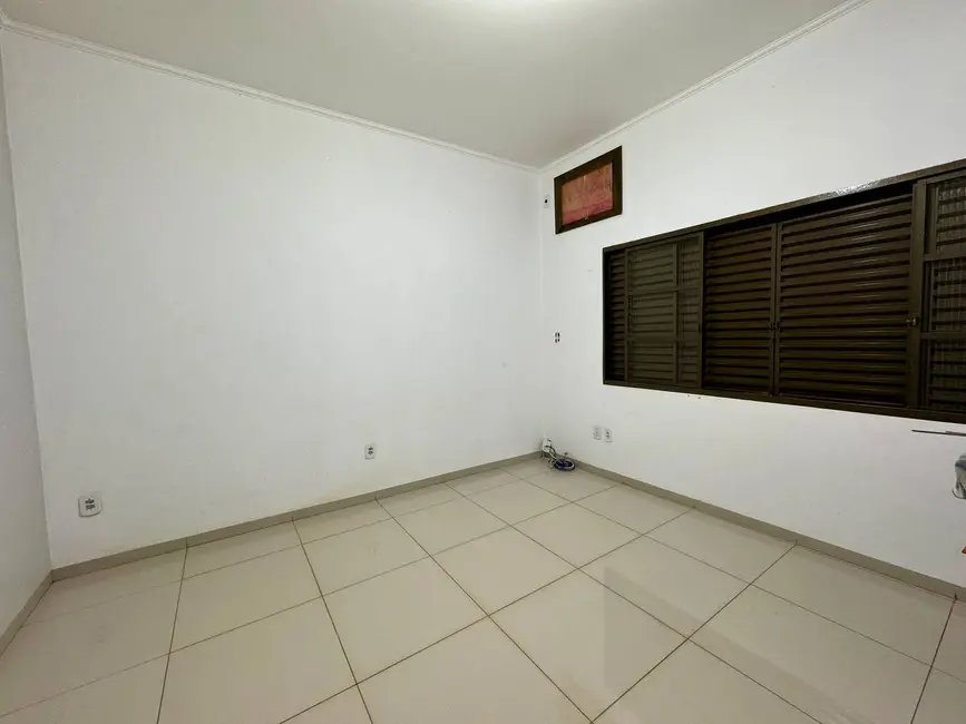 Foto 9 de Casa com 3 quartos à venda, 310m2 em Jardim América, Dourados - MS