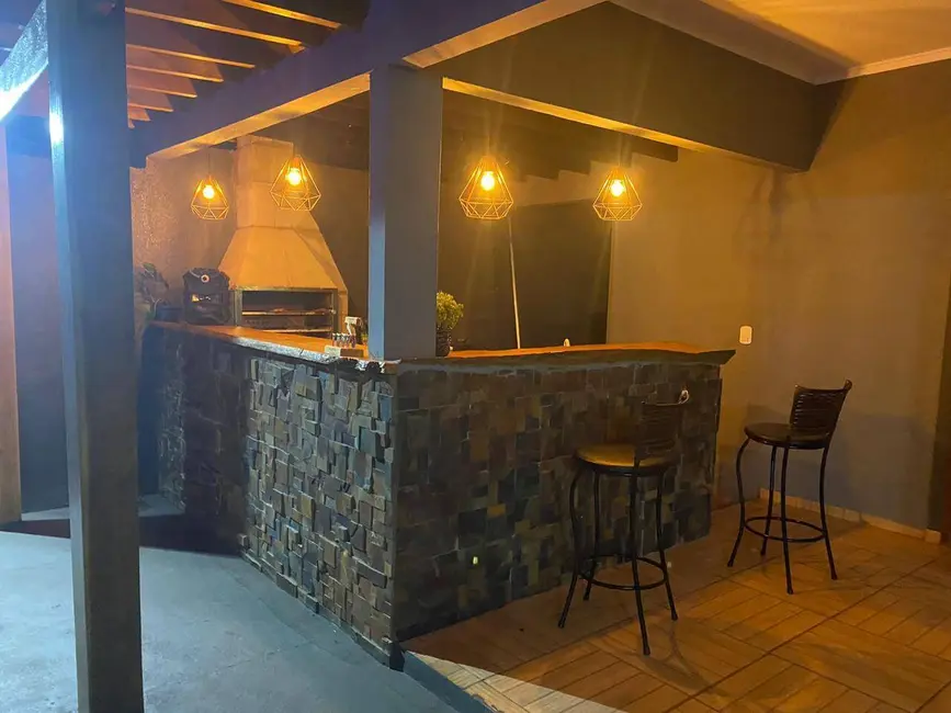 Foto 1 de Casa à venda em Jardim São Pedro, Dourados - MS