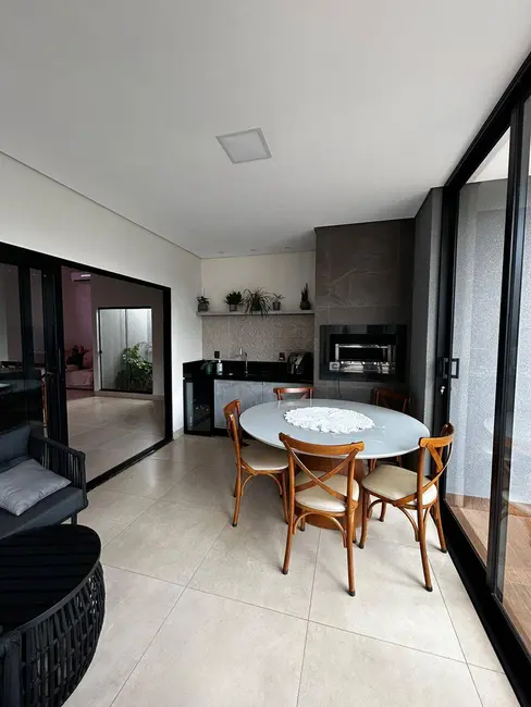 Foto 6 de Casa à venda em Jardim Cristhais, Dourados - MS