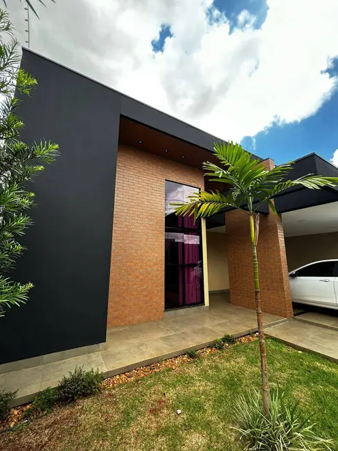 Foto 1 de Casa à venda em Jardim Cristhais, Dourados - MS