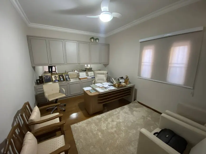 Foto 3 de Casa com 4 quartos à venda, 400m2 em Vila Aurora, Dourados - MS