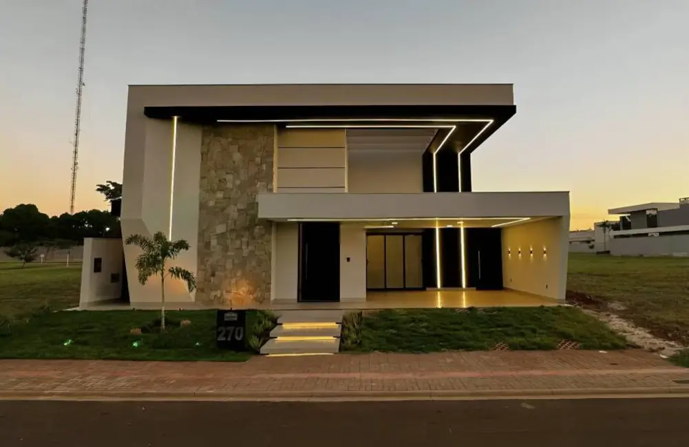 Foto 1 de Casa com 3 quartos à venda, 448m2 em Dourados - MS