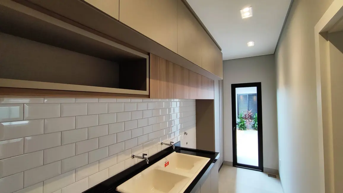 Foto 10 de Casa à venda em Dourados - MS