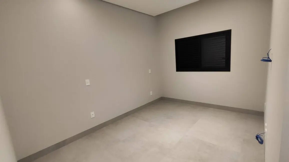 Foto 19 de Casa à venda em Dourados - MS