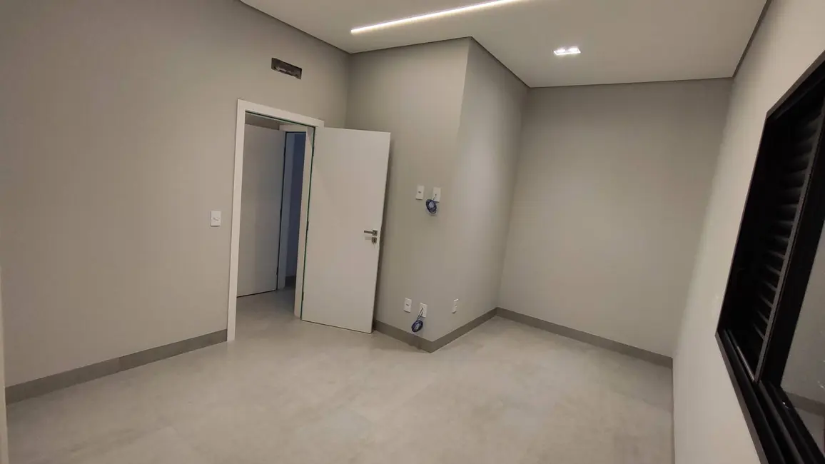 Foto 17 de Casa à venda em Dourados - MS