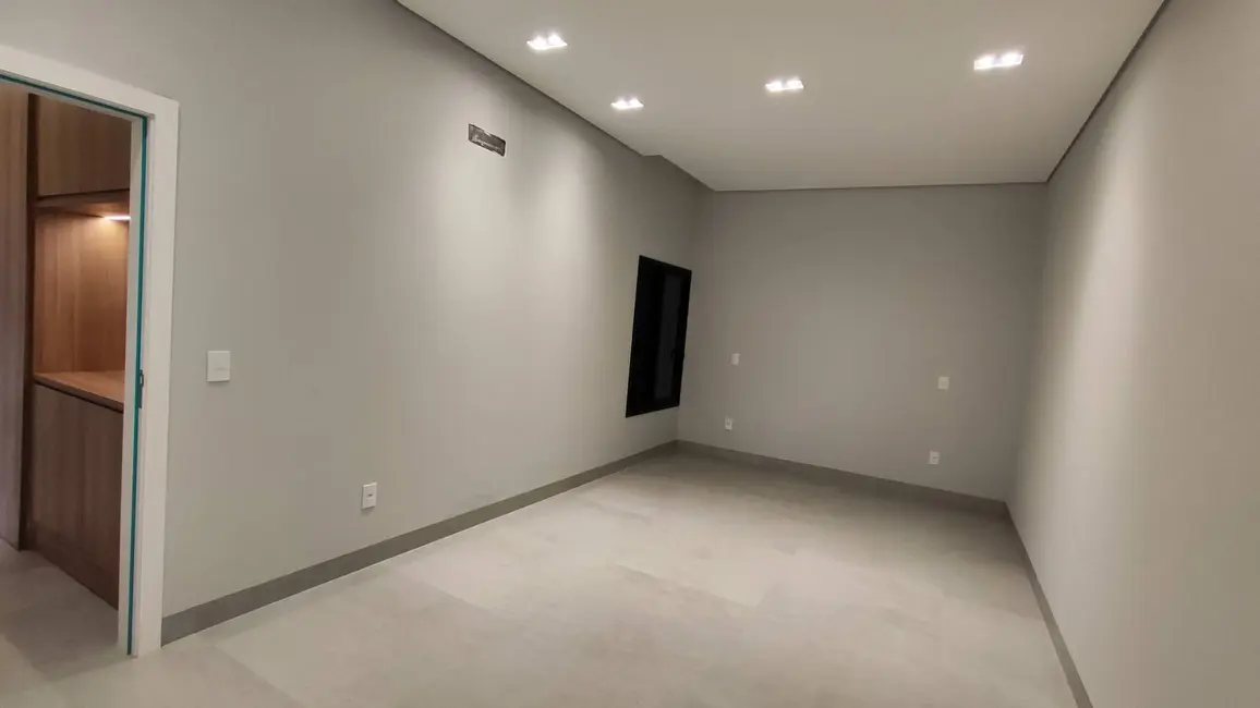 Foto 23 de Casa à venda em Dourados - MS