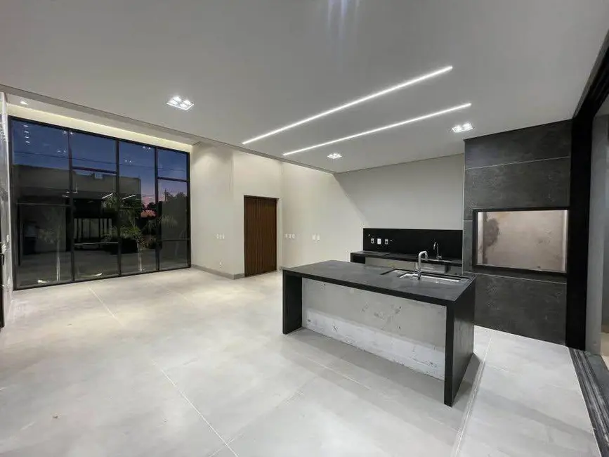 Foto 4 de Casa com 3 quartos à venda, 165m2 em Dourados - MS