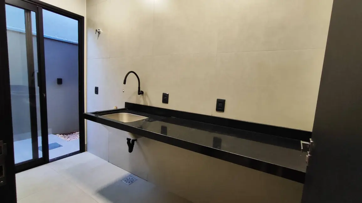 Foto 6 de Casa com 3 quartos à venda, 145m2 em Dourados - MS