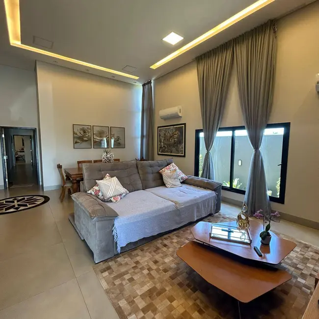 Foto 18 de Casa à venda em Golden Park, Dourados - MS