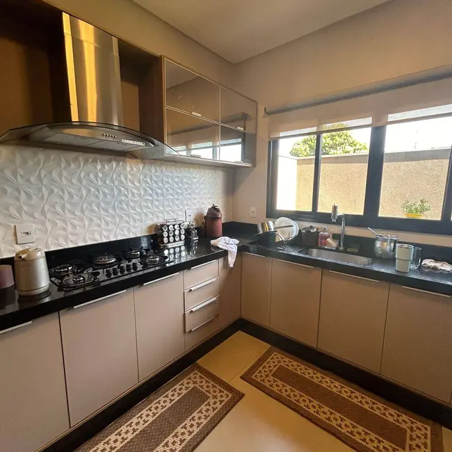 Foto 10 de Casa à venda em Golden Park, Dourados - MS