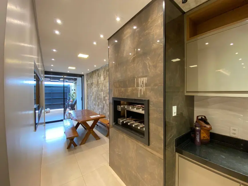 Foto 4 de Casa com 3 quartos à venda, 180m2 em Parque Alvorada, Dourados - MS