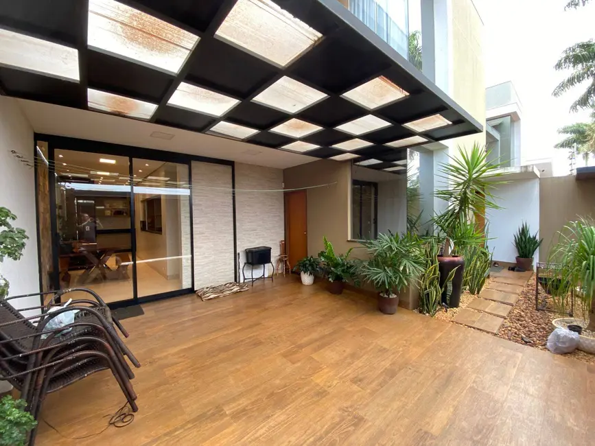 Foto 1 de Casa com 3 quartos à venda, 180m2 em Parque Alvorada, Dourados - MS