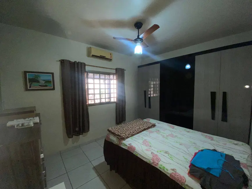 Foto 2 de Casa com 3 quartos à venda, 170m2 em Cohafaba III Plano, Dourados - MS