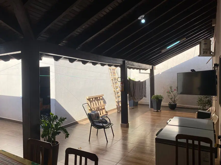 Foto 4 de Casa com 3 quartos à venda, 170m2 em Cohafaba III Plano, Dourados - MS