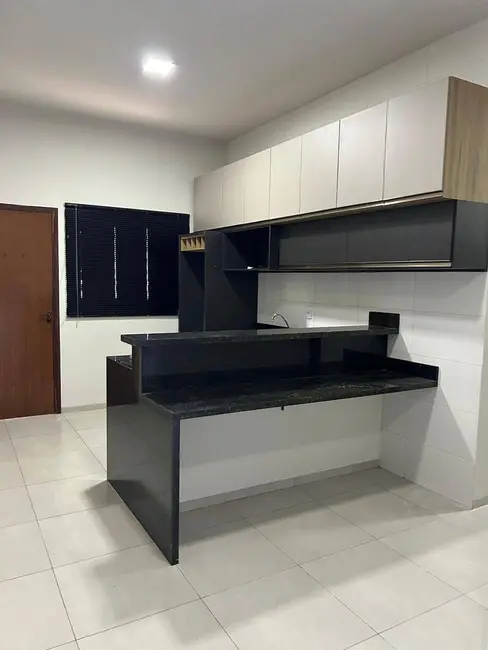 Foto 2 de Casa com 2 quartos à venda, 100m2 em Jardim Cristhais, Dourados - MS