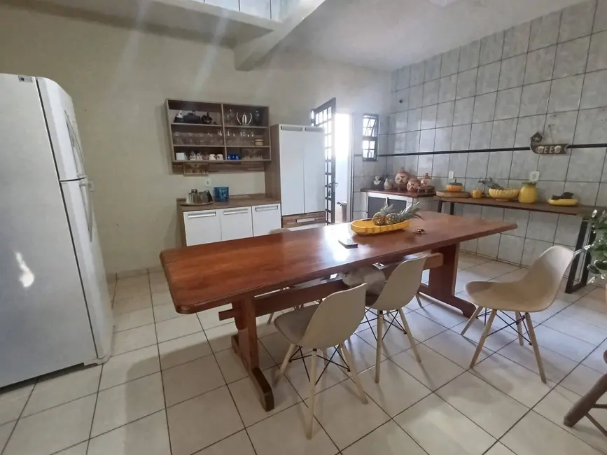 Foto 5 de Casa com 3 quartos à venda, 244m2 em Dourados - MS