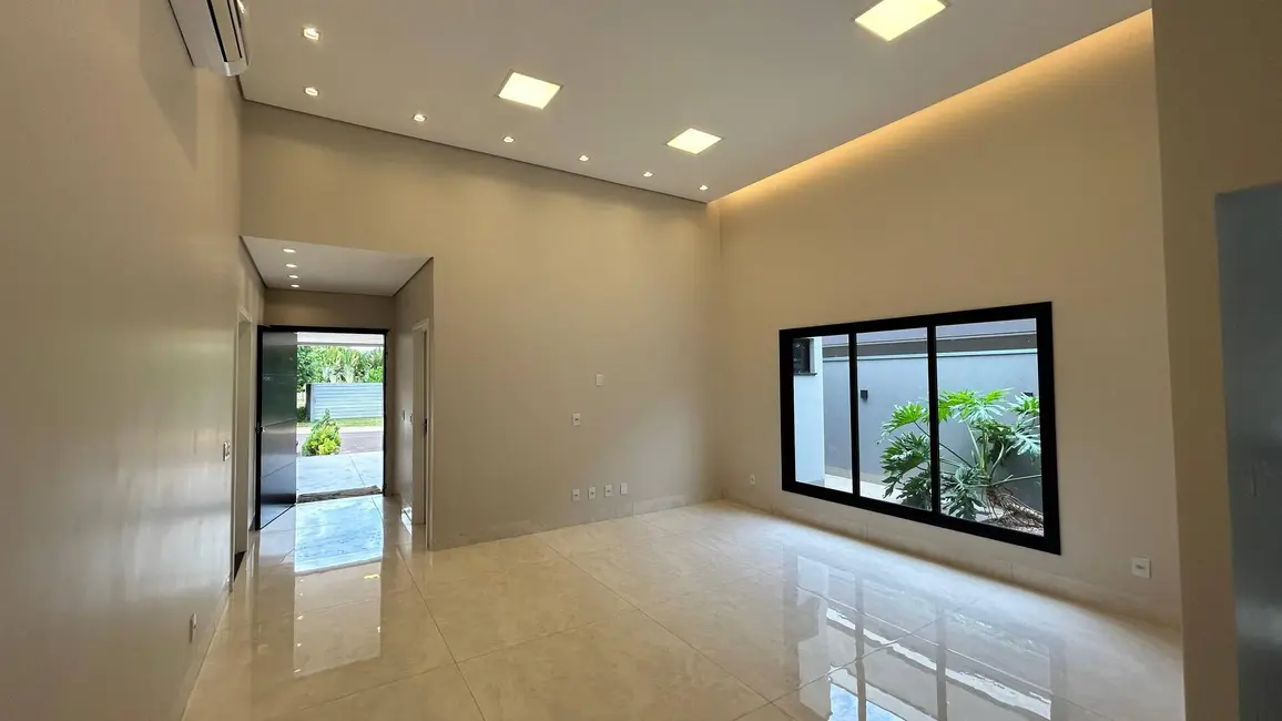 Foto 2 de Casa com 4 quartos à venda, 260m2 em Ecoville, Dourados - MS