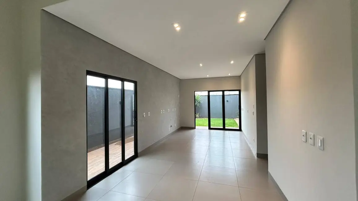 Foto 3 de Casa com 3 quartos à venda, 140m2 em Dourados - MS