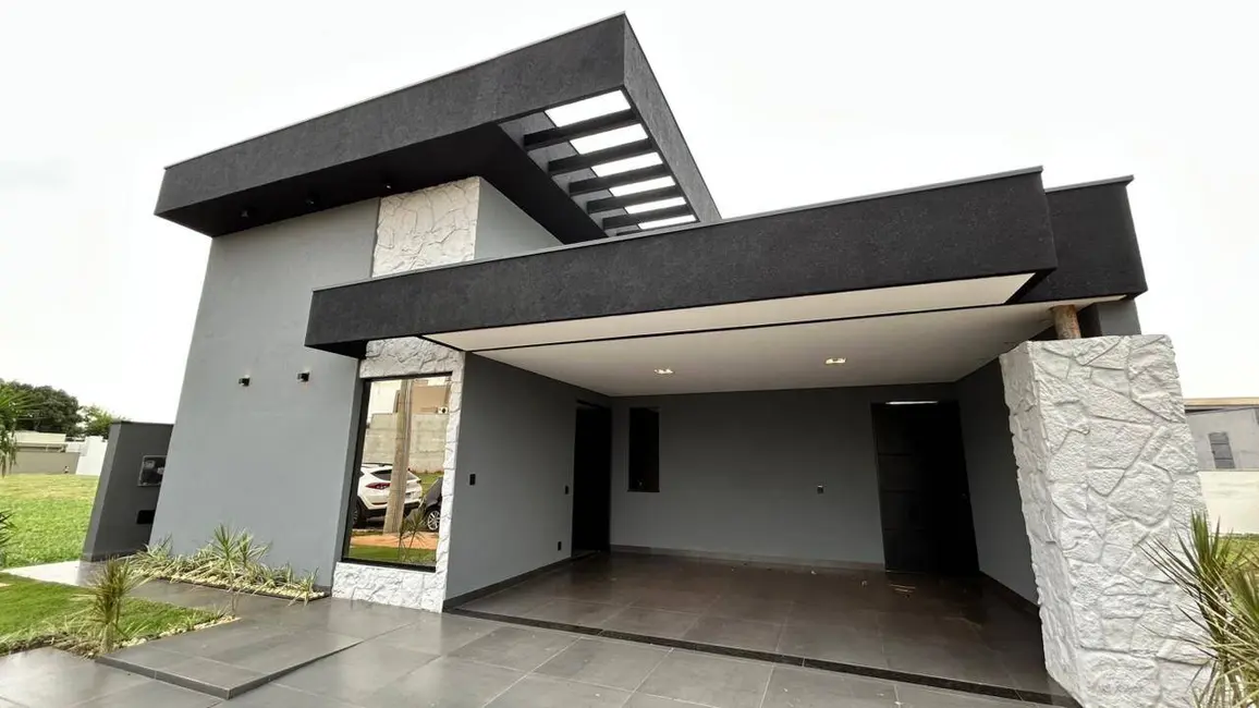 Foto 1 de Casa com 3 quartos à venda, 140m2 em Dourados - MS