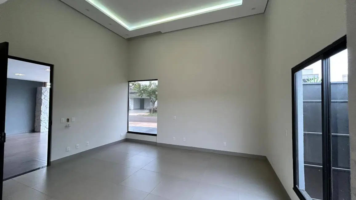 Foto 2 de Casa com 3 quartos à venda, 140m2 em Dourados - MS