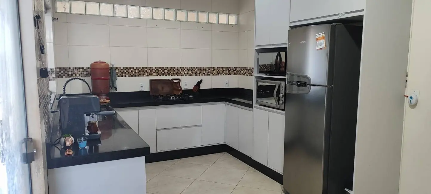 Foto 3 de Casa com 3 quartos à venda, 360m2 em Jardim Água Boa, Dourados - MS