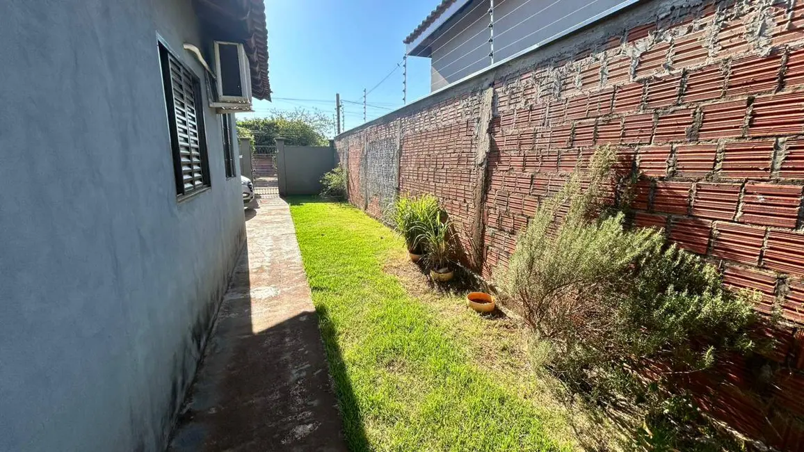 Foto 3 de Casa com 3 quartos à venda, 342m2 em Jardim Guaicurus, Dourados - MS