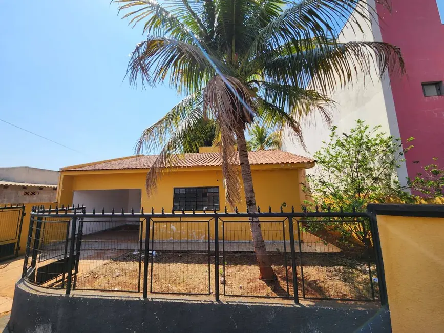 Foto 2 de Casa com 3 quartos à venda, 108m2 em Dourados - MS