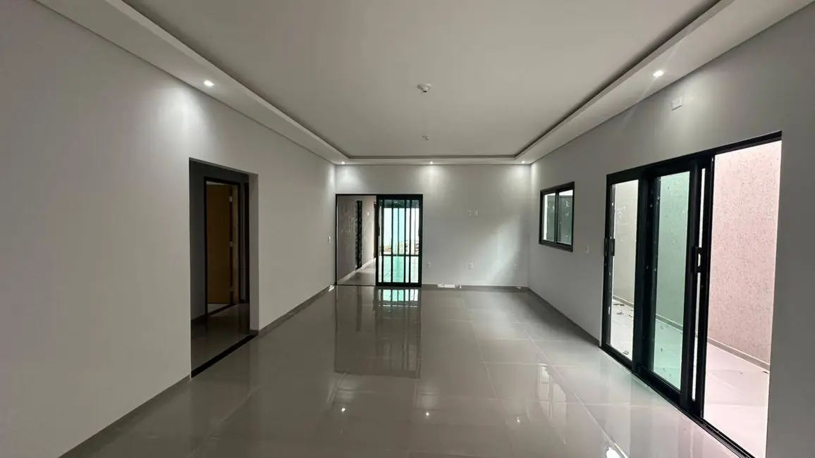 Foto 3 de Casa com 3 quartos à venda, 360m2 em Santa Fé, Dourados - MS