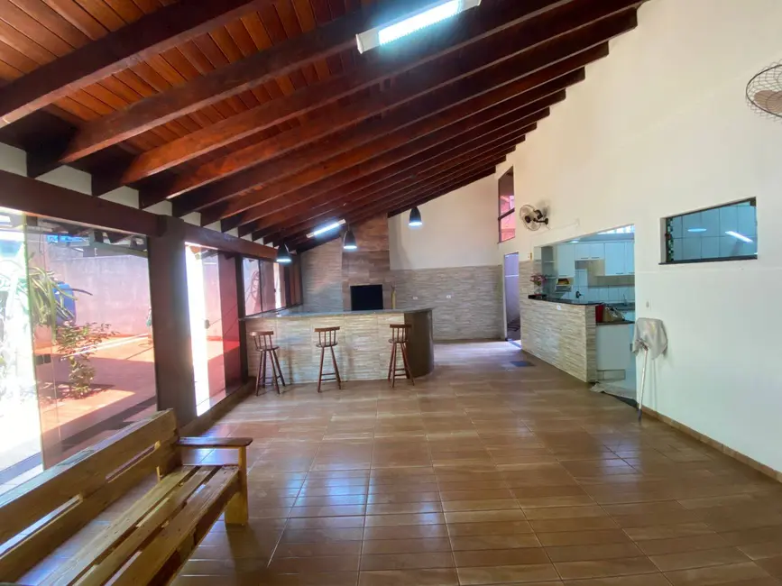 Foto 1 de Casa com 5 quartos à venda, 257m2 em Parque Alvorada, Dourados - MS