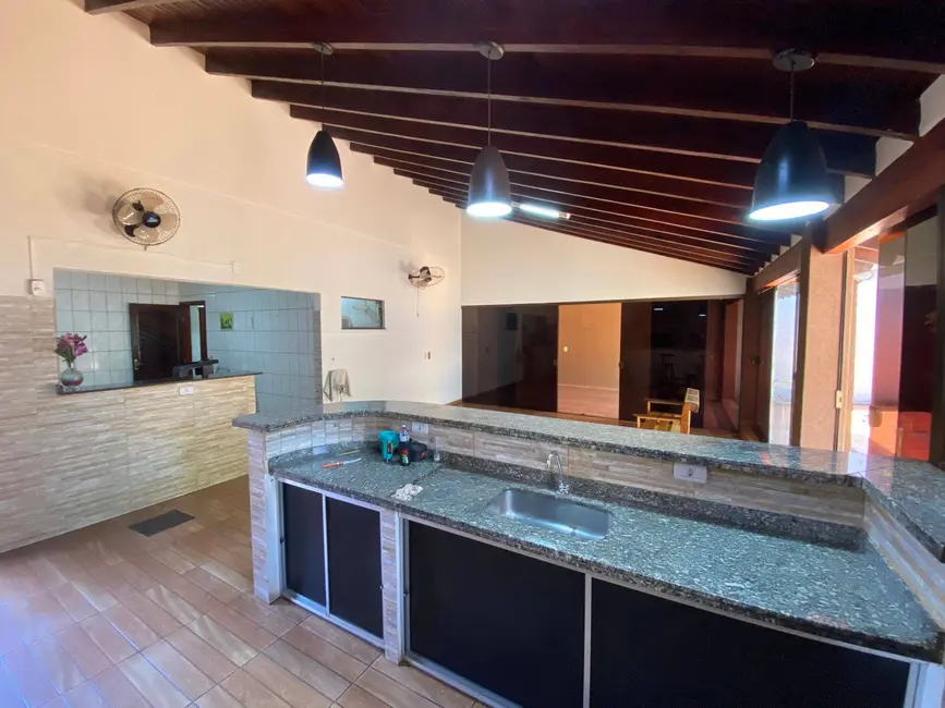 Foto 2 de Casa com 5 quartos à venda, 257m2 em Parque Alvorada, Dourados - MS