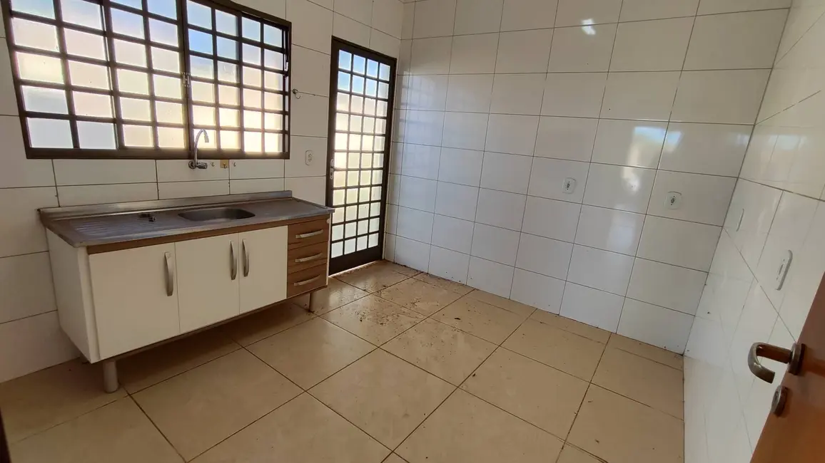 Foto 6 de Casa com 3 quartos à venda, 360m2 em Parque Alvorada, Dourados - MS