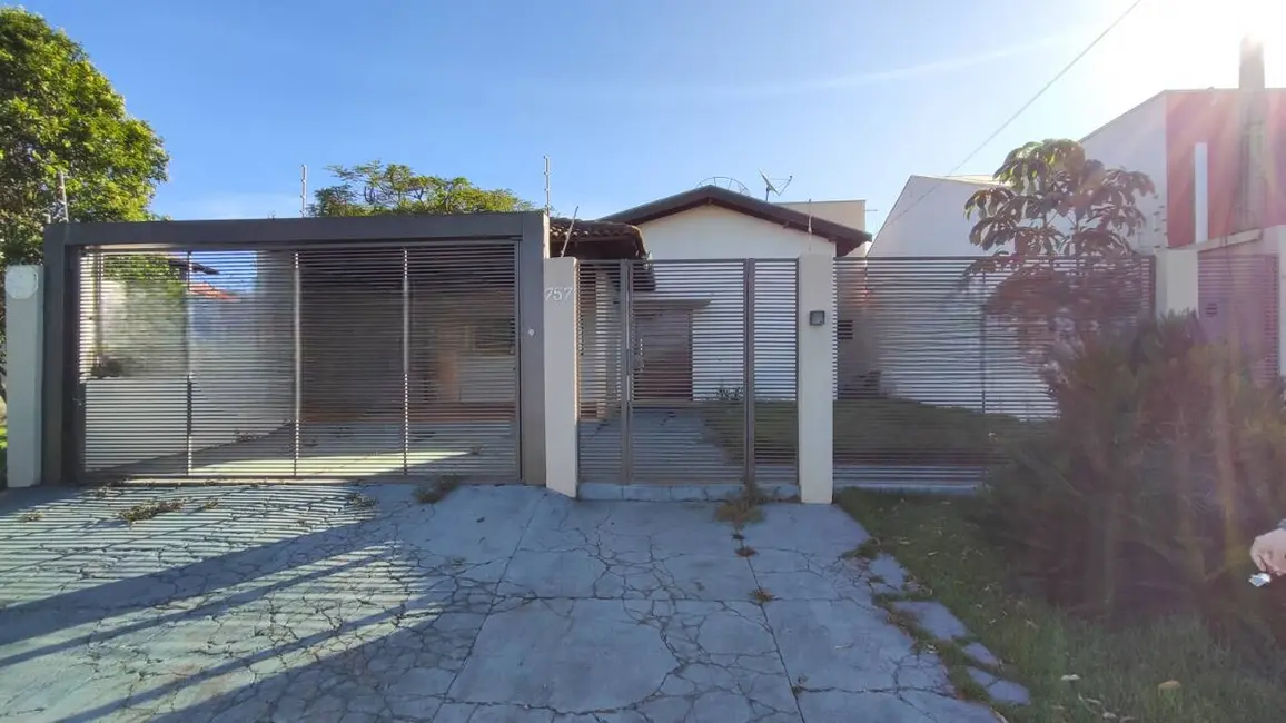 Foto 2 de Casa com 3 quartos à venda, 360m2 em Parque Alvorada, Dourados - MS