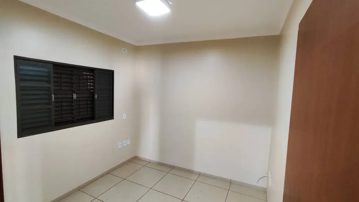 Foto 4 de Casa com 3 quartos à venda, 360m2 em Parque Alvorada, Dourados - MS