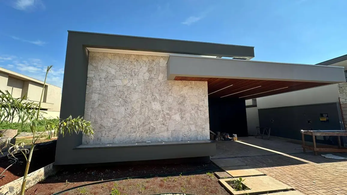 Foto 1 de Casa com 3 quartos à venda, 360m2 em Porto Madero, Dourados - MS