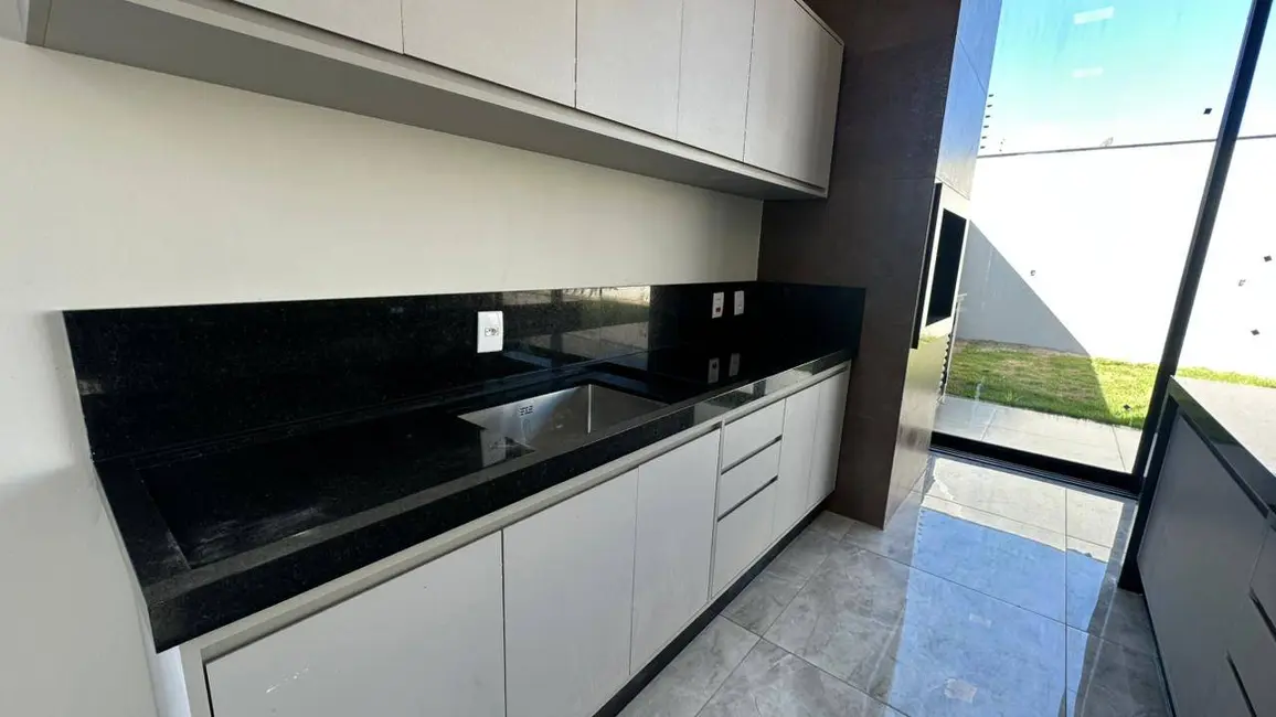 Casa com 3 quartos à venda, 360m2 em Santa Fé, Dourados - MS - imagem 6 Foto 6 de Casa com 3 quartos à venda, 360m2 em Santa Fé, Dourados - MS