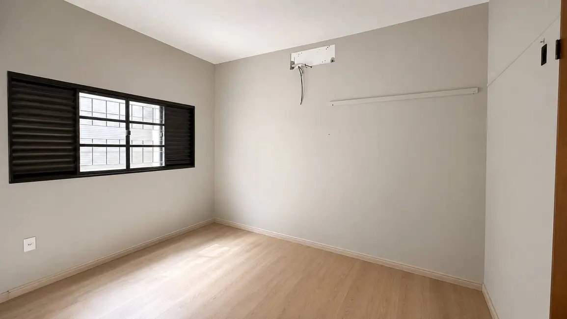 Foto 2 de Casa com 4 quartos à venda, 400m2 em Vila Progresso, Dourados - MS