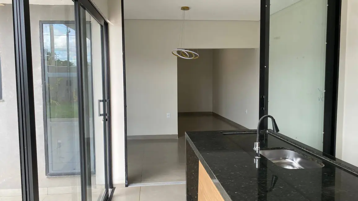 Foto 7 de Casa com 3 quartos à venda, 237m2 em Dourados - MS