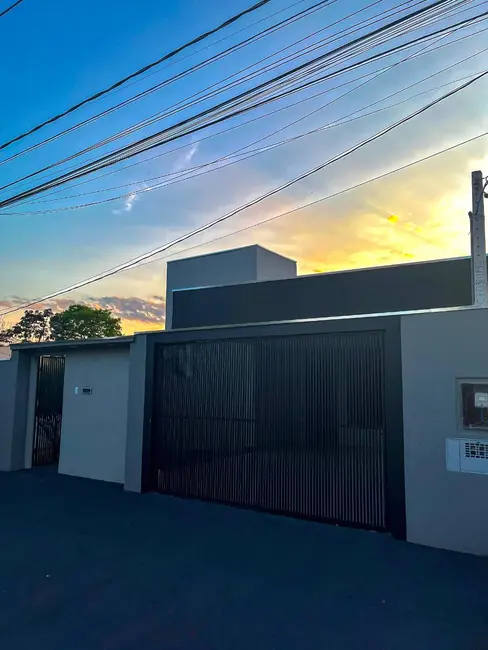 Foto 1 de Casa com 3 quartos à venda, 372m2 em Jardim Independência, Dourados - MS