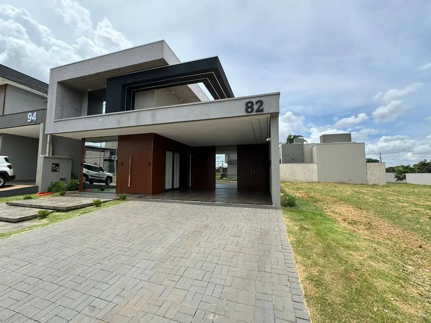 Foto 1 de Casa com 3 quartos à venda, 162m2 em Porto Seguro, Dourados - MS