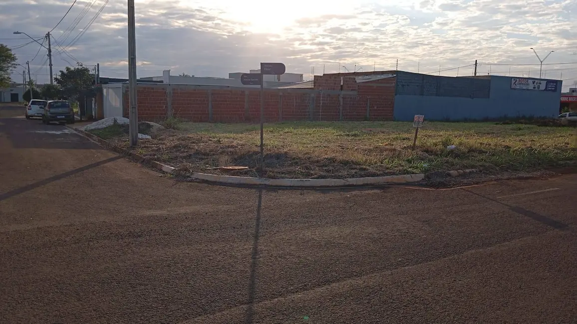 Foto 1 de Terreno / Lote à venda, 315m2 em Dourados - MS