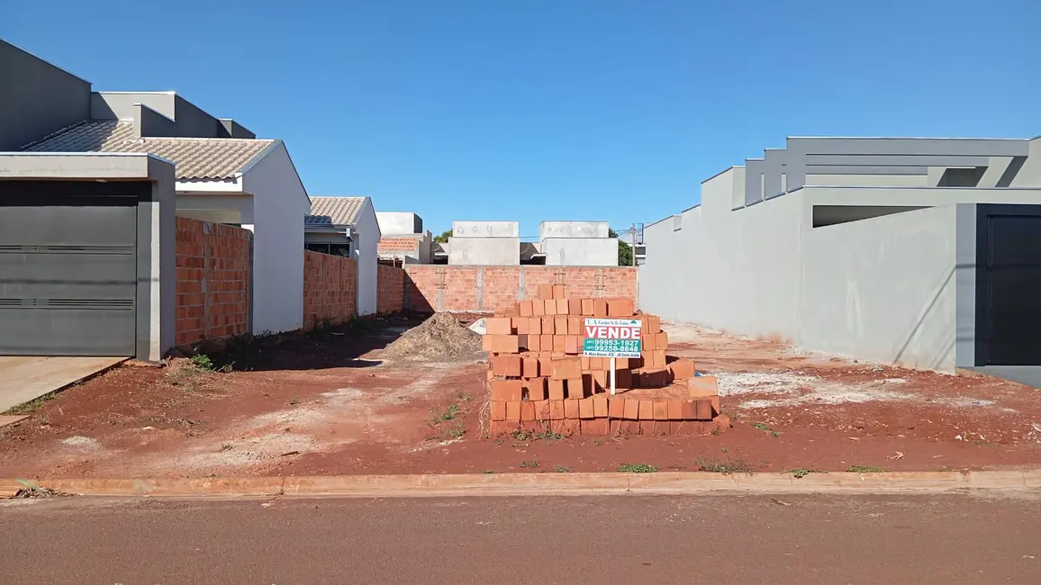 Foto 1 de Terreno / Lote à venda em Santa Fé, Dourados - MS