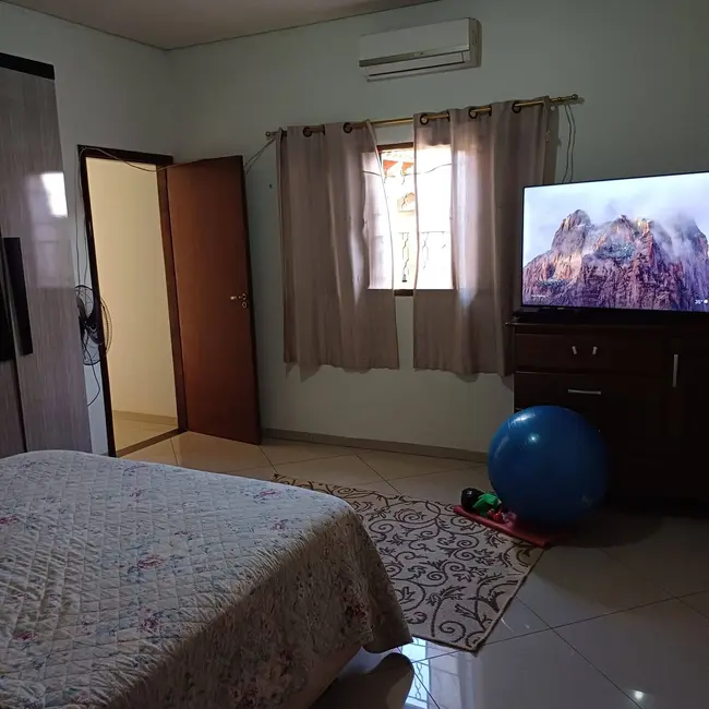 Foto 6 de Casa com 3 quartos à venda, 220m2 em Dourados - MS