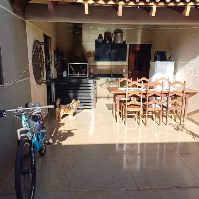 Foto 3 de Casa com 3 quartos à venda, 220m2 em Dourados - MS