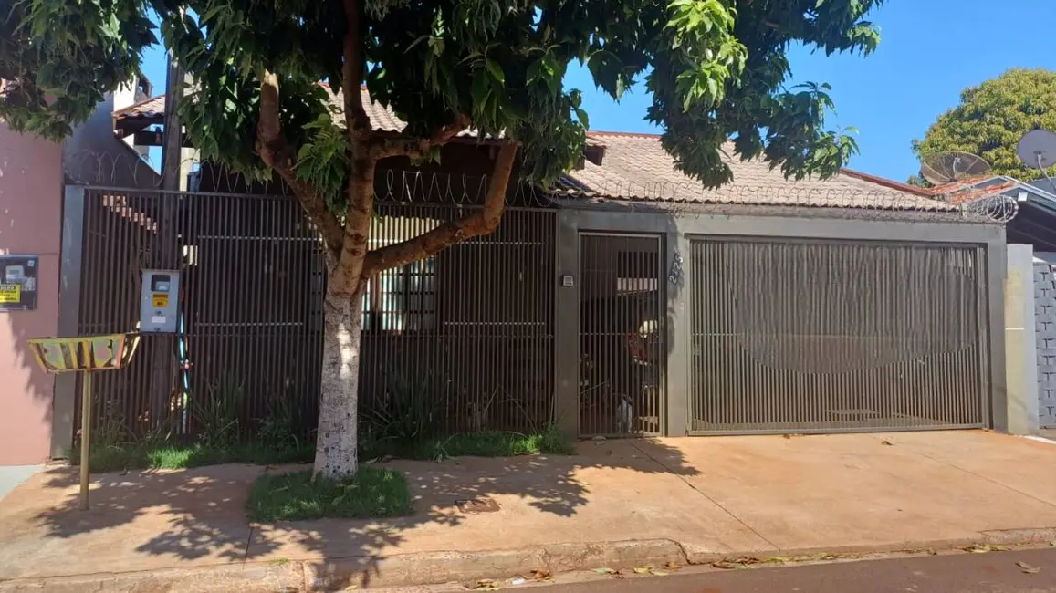 Foto 2 de Casa com 3 quartos à venda, 220m2 em Dourados - MS