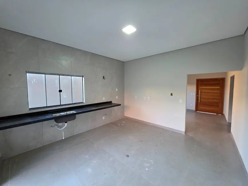 Foto 2 de Casa com 3 quartos à venda, 300m2 em Jardim Cristhais, Dourados - MS