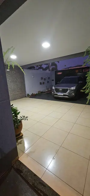 Foto 4 de Casa com 4 quartos à venda, 210m2 em Santa Fé, Dourados - MS